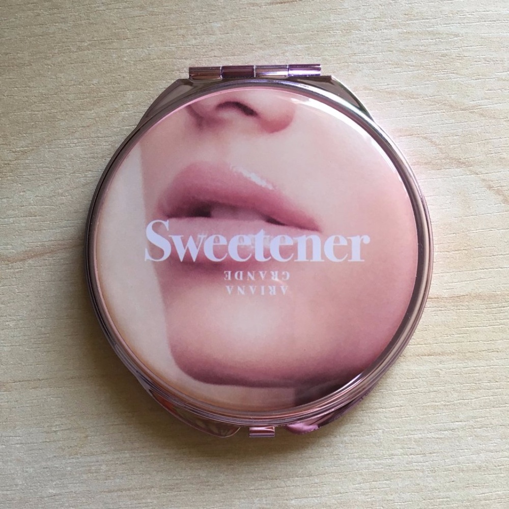 ISO Sweetener compact mirror